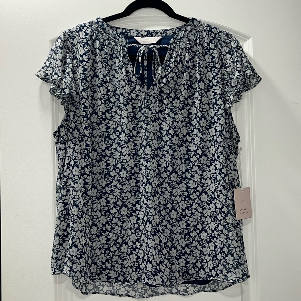 Lauren Conrad top with flowy sleeves blue and white NWT